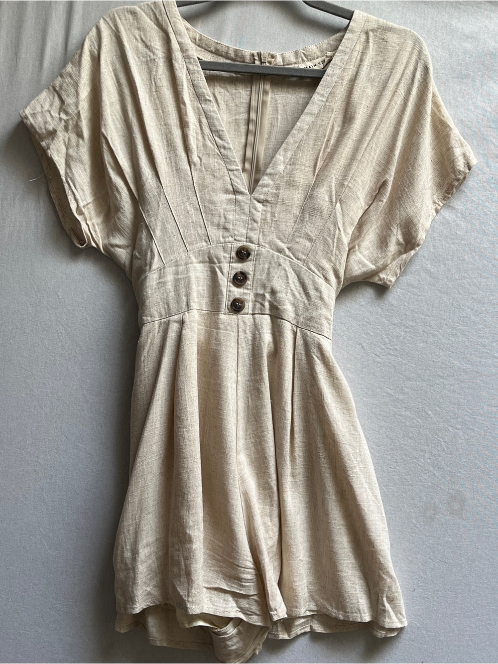 Main Strip Textured Sleeveless V-Neck Romper Sz M